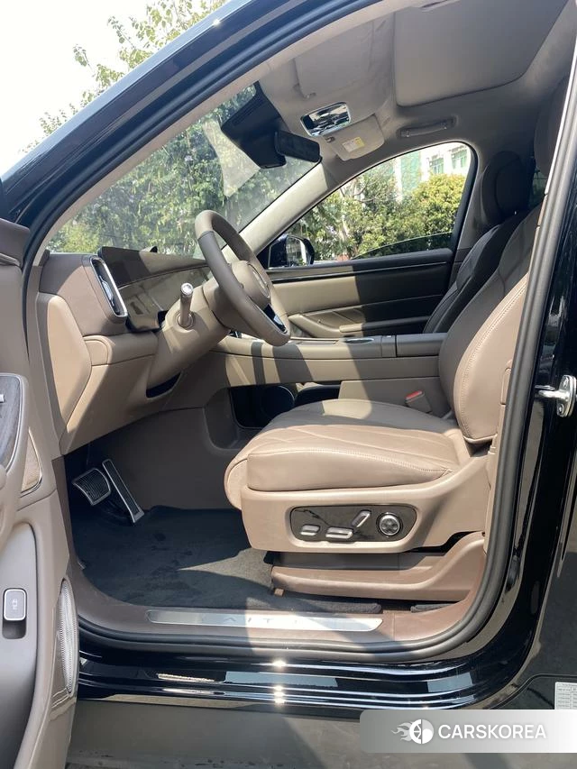 AITO Ask the world M8 2025 Черный из Китая, фото 3