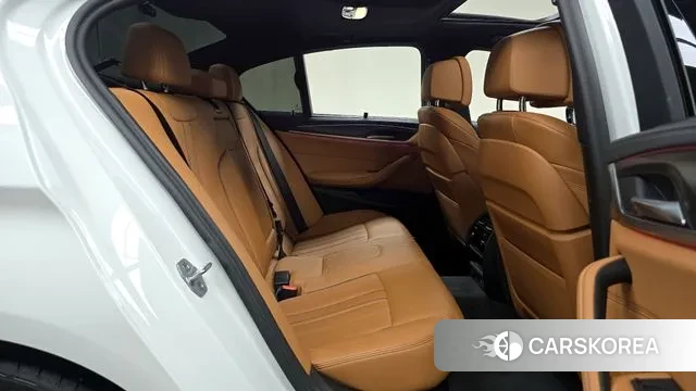 BMW 5 Series (G30) id 2905611 из Кореи 3