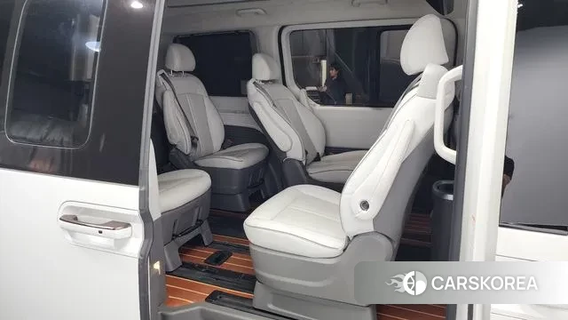 Hyundai Staria 2022 Белый из Кореи, фото 3