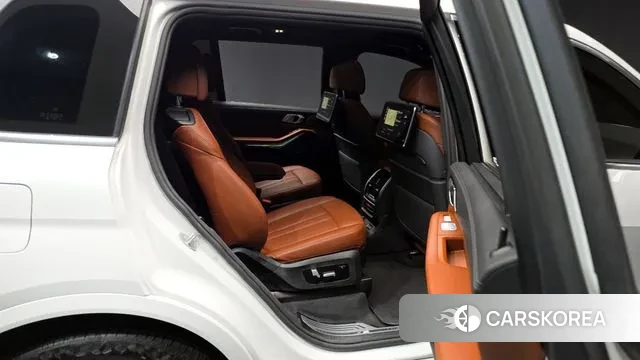 BMW X7 (G07) 2022 Белый из Кореи, фото 3