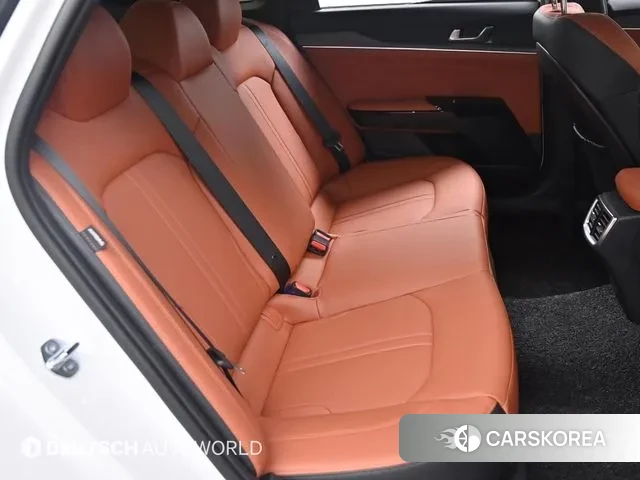 Kia The New K5 3rd generation 2024 Белый из Кореи, фото 3