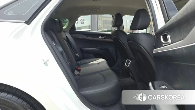 Kia The New K5 3rd generation 2024 Белый из Кореи, фото 3