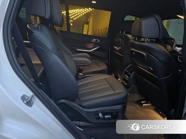 BMW X7 (G07) 2024 Белый из Кореи, фото 3