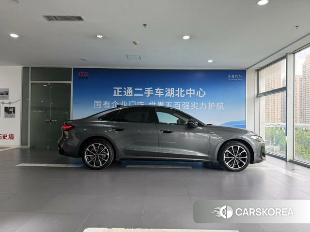 Audi A5L 2025 Темно-серый из Китая, фото 3