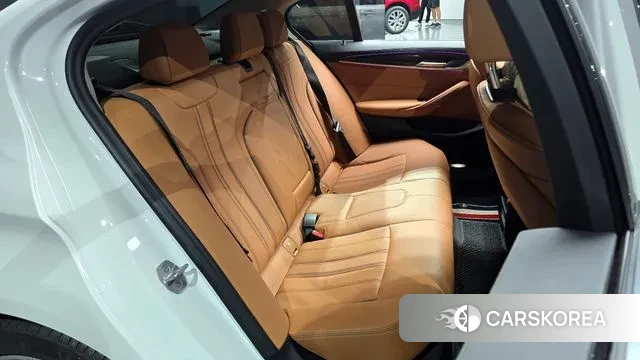 BMW 5 Series (G30) 2021 Белый из Кореи, фото 3