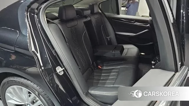 BMW 5 Series (G30) 2021 Черный из Кореи, фото 3