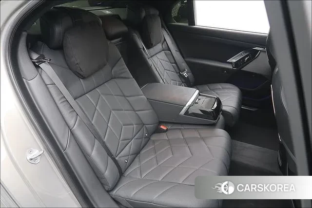 BMW 7 Series (G70) 2025 Серый из Кореи, фото 3