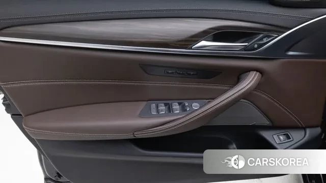 BMW 5 Series (G30) 2021 Черный из Кореи, фото 3