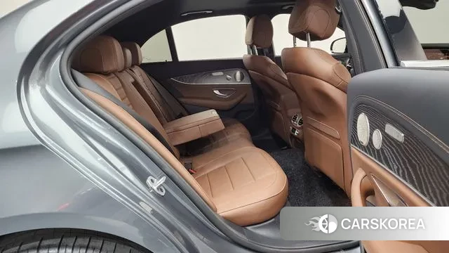 Mercedes-Benz E-Class W213 2023 Серый из Кореи, фото 3