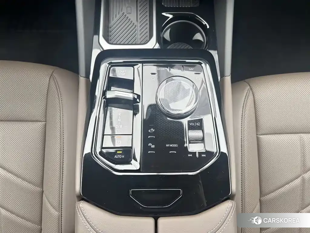 BMW i5 2025 Белый из Китая, фото 3