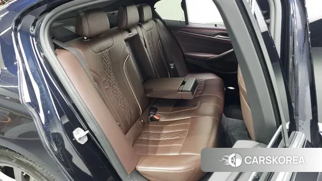 BMW 5 Series (G30) 2018 Черный из Кореи, фото 3