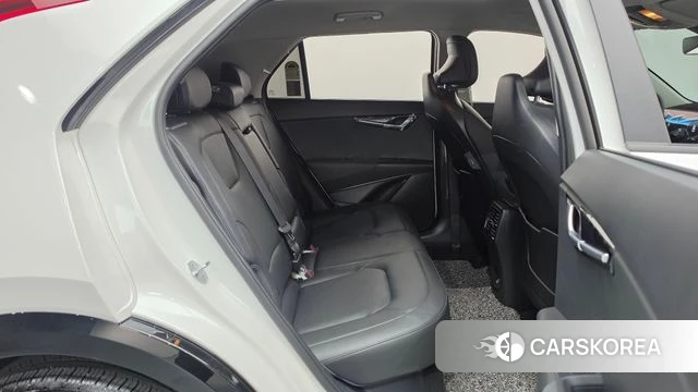 Kia Di Ol Nu Niro 2024 Белый из Кореи, фото 3