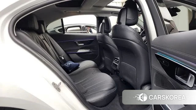 Mercedes-Benz E-Class W214 2024 Белый из Кореи, фото 3