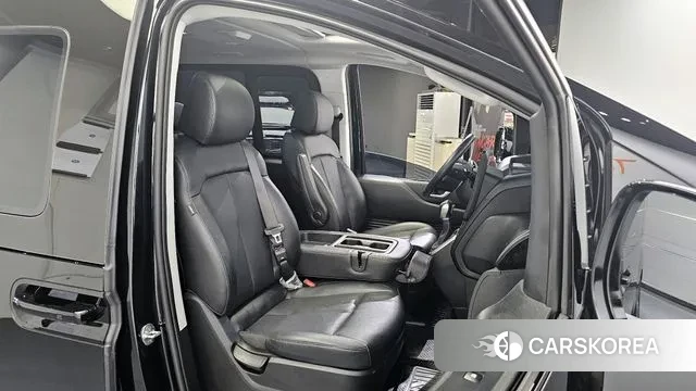 Hyundai Staria 2022 Черный из Кореи, фото 3