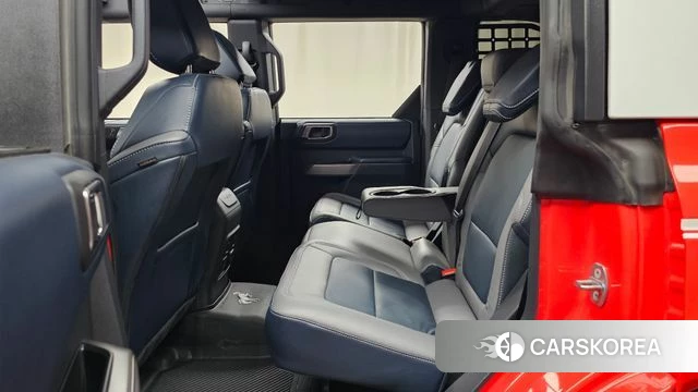 Ford Bronco 6th Generation 2023 Красный из Кореи, фото 3