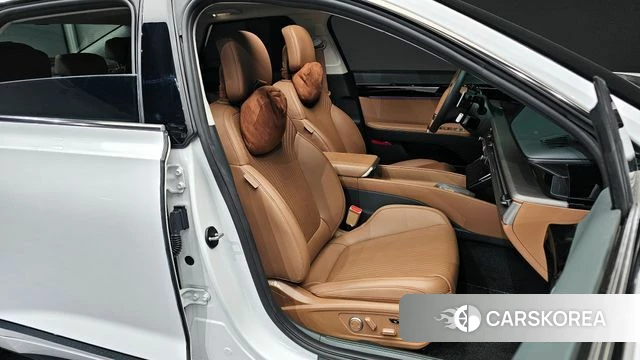 Hyundai Grandeur Hybrid (GN7) 2024 Белый из Кореи, фото 3