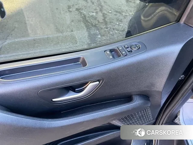 Hyundai Staria 2022 Черный из Кореи, фото 3