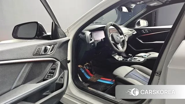 BMW 1 Series (F40) 2023 Белый из Кореи, фото 3