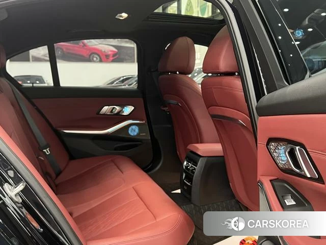 BMW 3 series 2024 Черный из Китая, фото 3