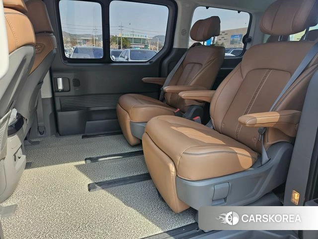 Hyundai Staria 2022 Черный из Кореи, фото 3