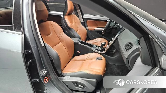 Volvo S60 2018 Серый из Кореи, фото 3
