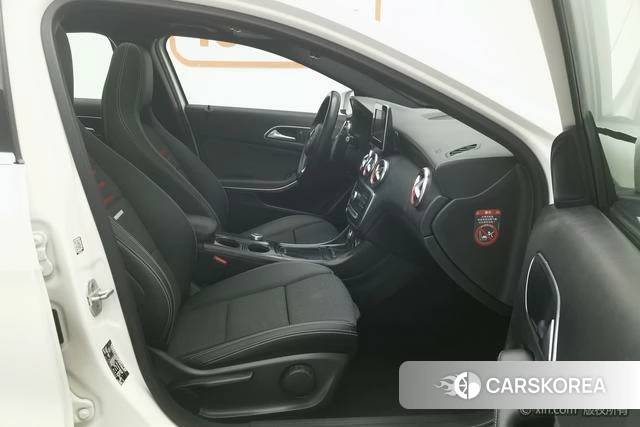 Mercedes-Benz Class A (imported) 2018 Белый из Китая, фото 3
