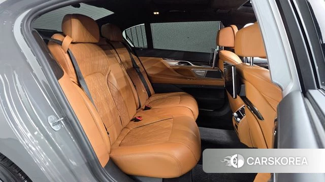 BMW 7 Series (G11) 2022 Серебристо-серый из Кореи, фото 3