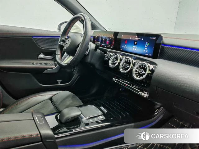 Mercedes-Benz Class A 2024 Белый из Китая, фото 3