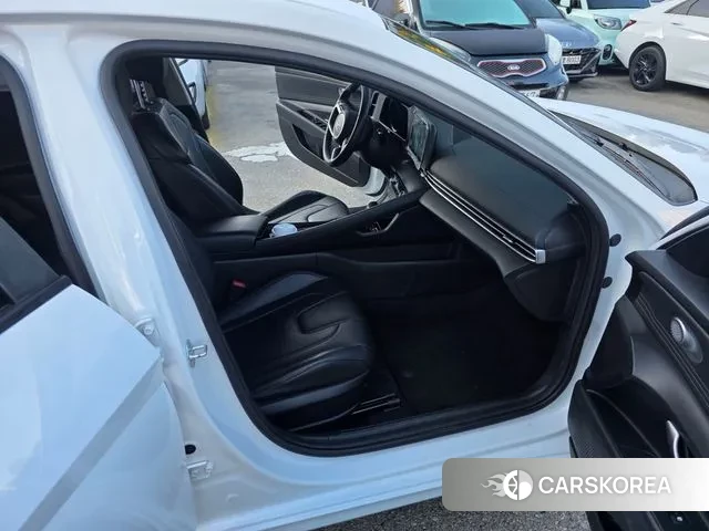 Hyundai Avante Hybrid (CN7) 2021 Белый из Кореи, фото 3