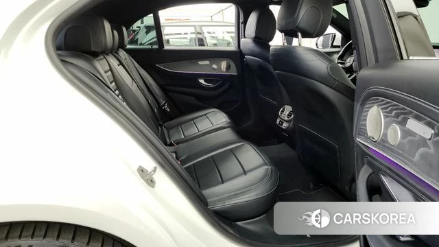 Mercedes-Benz E-Class W213 2021 Белый из Кореи, фото 3