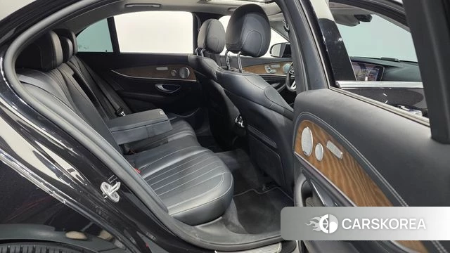 Mercedes-Benz E-Class W213 2018 Черный из Кореи, фото 3