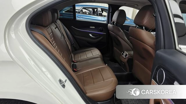Mercedes-Benz E-Class W213 2018 Белый из Кореи, фото 3