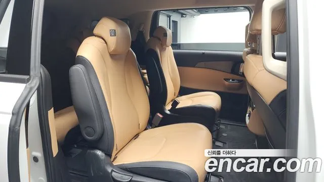 Kia Carnival 4th generation 2023 Белый из Кореи, фото 3