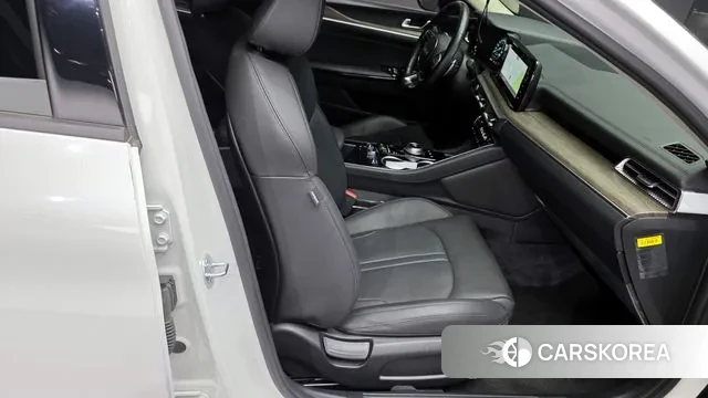 Kia K5 3rd generation 2023 Белый из Кореи, фото 3