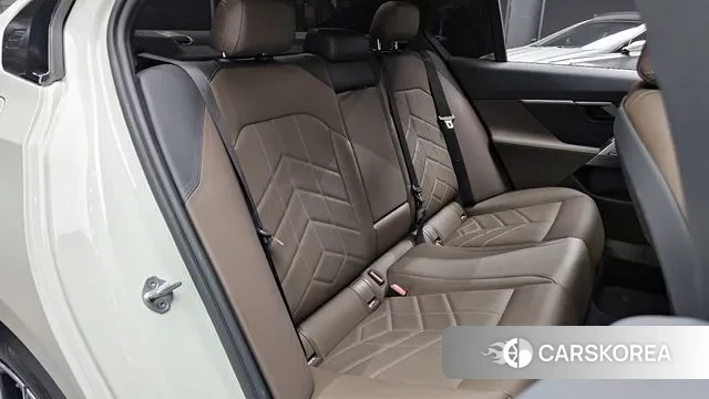 BMW 5 Series (G60) 2024 Белый из Кореи, фото 3