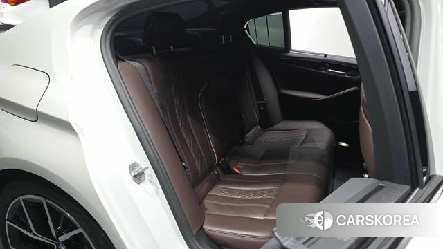 BMW 5 Series (G30) 2022 Белый из Кореи, фото 3