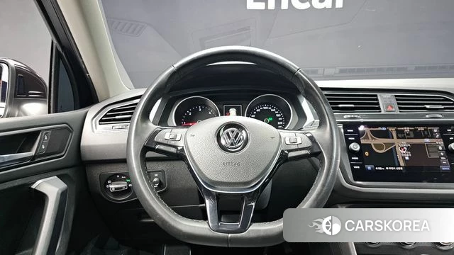 Volkswagen Tiguan second Generation 2019 Черный из Кореи, фото 3