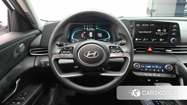 Hyundai The New Avante (CN7) 2024 Белый из Кореи, фото 3