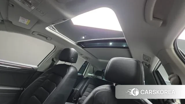 Volkswagen Tiguan second Generation 2022 Белый из Кореи, фото 3