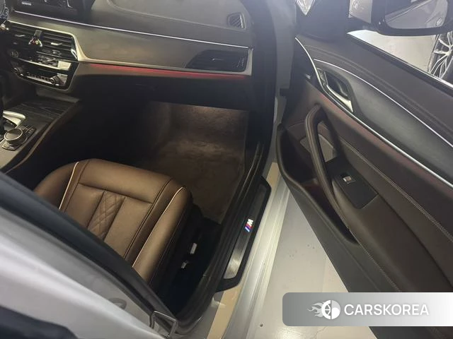 BMW 5 series PHEV 2022 Белый из Китая, фото 3