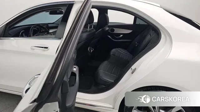 Mercedes-Benz C-Class W205 2018 Белый из Кореи, фото 3