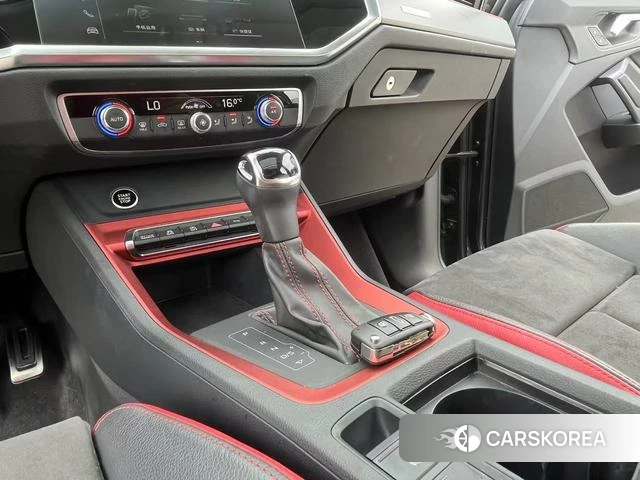 Audi Q3 2021 Темно-серый из Китая, фото 3