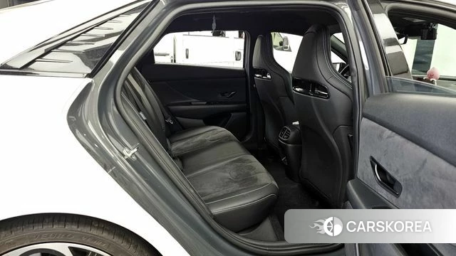 Hyundai The New Avante (CN7) 2023 Белый из Кореи, фото 3