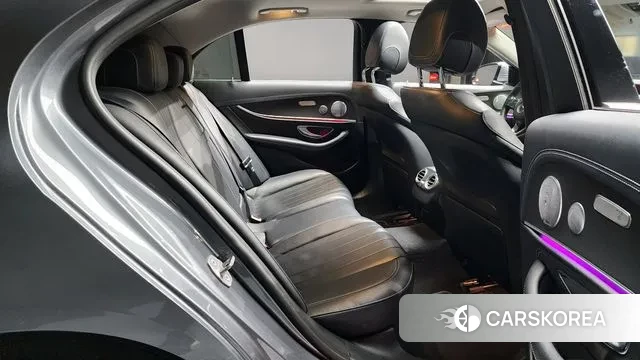 Mercedes-Benz E-Class W213 2018 Серый из Кореи, фото 3