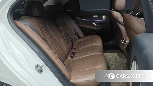 Mercedes-Benz E-Class W213 2018 Белый из Кореи, фото 3