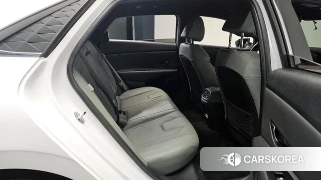 Hyundai The New Avante (CN7) 2023 Белый из Кореи, фото 3