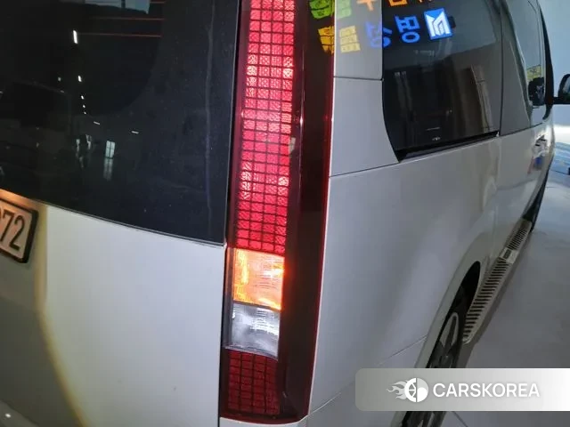 Hyundai Staria 2024 Белый из Кореи, фото 3