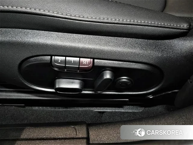 Mini Cooper Clubman 2024 Белый из Кореи, фото 3