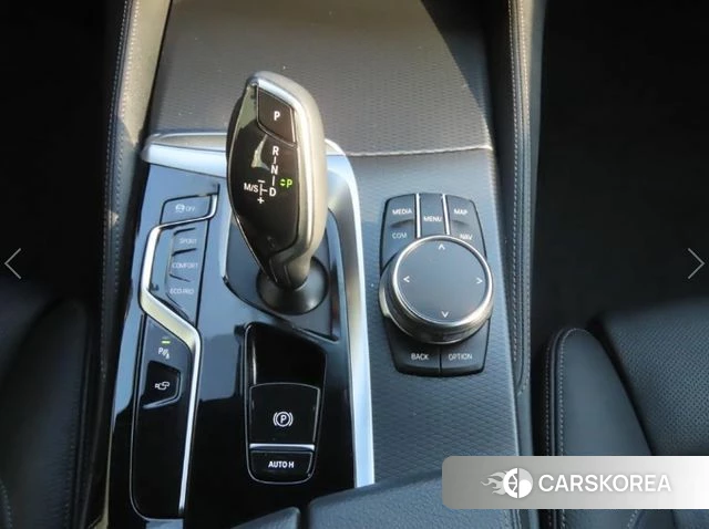 BMW 5 Series (G60) 2023 Белый из Кореи, фото 3