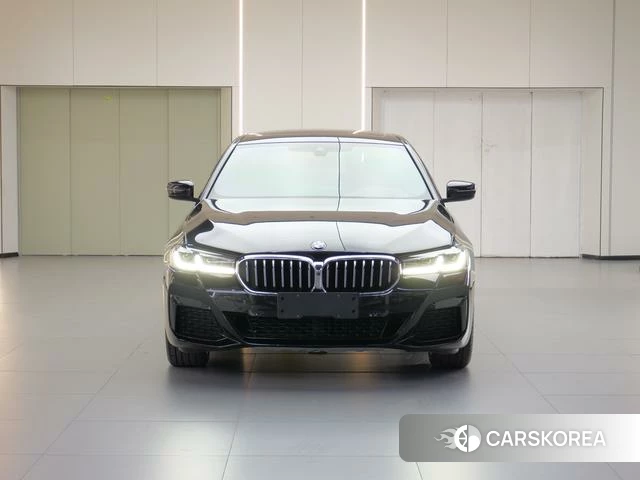 BMW 5 series 2021 Черный из Китая, фото 3